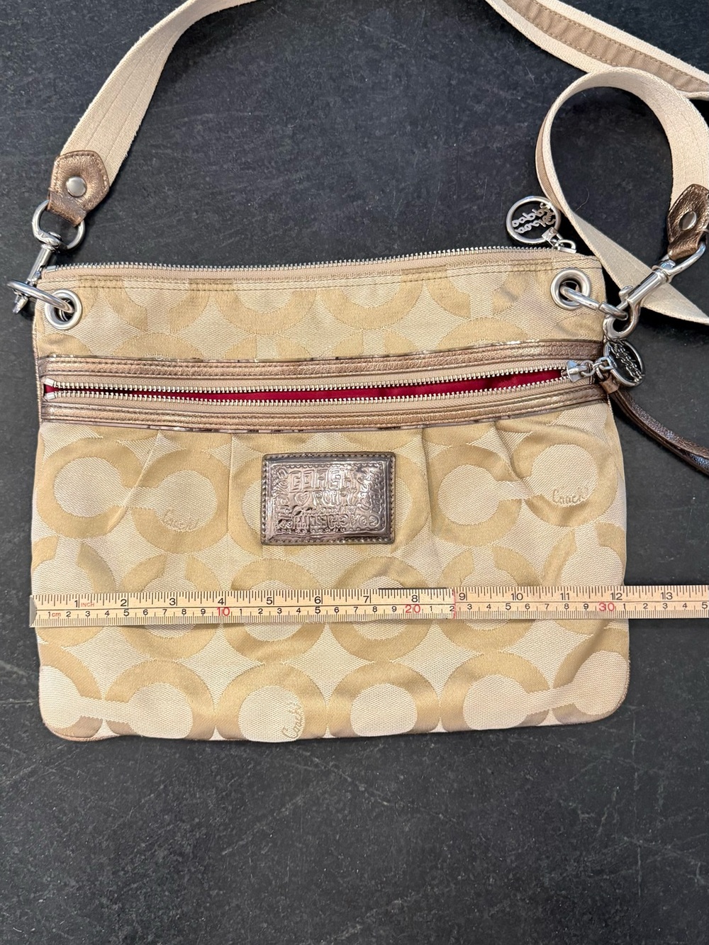 Coach Signature Canvas Crossbody Bag Tan Khaki Zip Travel Everyday Purse - Picture 3 of 9